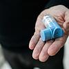 Experten beurteilen die Ergebnisse einer aktuellen Studie zur Einnahme eines Asthma-Sprays bei Covid-19 als vielversprechend.