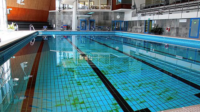 Das Villinger Hallenbad müsste dringend saniert werden – jetzt allerdings wird im Zentralbereich ein neues Hallenbad gebaut.
