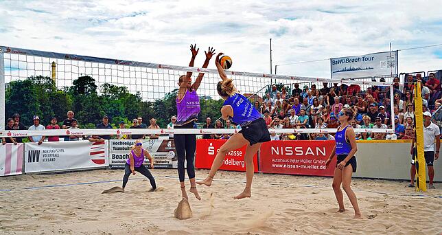 Die BaWü Beach Tour – hier eine Aufnahme des Turniers von 2023 – kommt nach Schwenningen. Der Sand wird dann als Stadtstrand ...