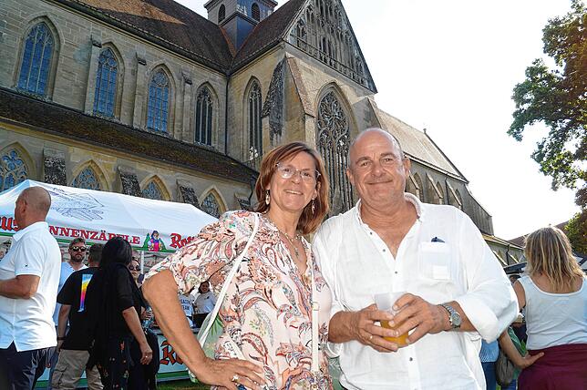 Gemütlich per Cabrio von Sindelfingen nach Salem sind Susanne und Peter Rose gefahren und bewundern erstmalig „die tolle Location“.