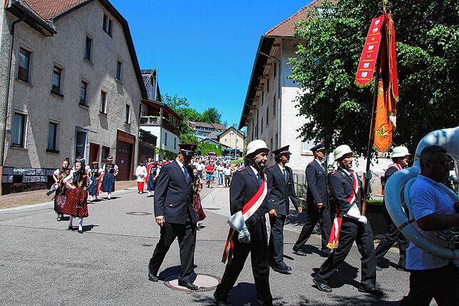 Bild 3: Patrozinium und 50 Jahre Freundschaft: Bonndorf hatte allen Grund zum Feiern