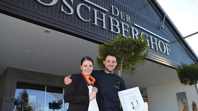 Hotelfachfrau Sabrina Hermann und Koch Tobias Ernst haben am Öschberghof ihre Ausbildung gemacht und sorgen jetzt auf Bundesebene für ...