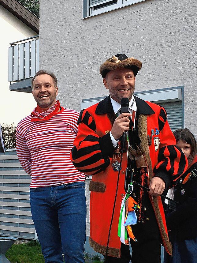 Präsident Oliver Thum hat Bürgermeister Matthias Weckbach den Rathausschlüssel erfolgreich abgenommen. Eine Aufgabenlisten hat der ...