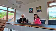 Elfriede von Ow-Haag im Gespräch mit SÜDKURIER-Mitarbeiter Wolf-Dieter Guip im Ratssaal des Rathauses in Wittenhofen. Eine wesentliche ...