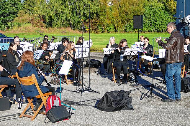 Bild 12: Bilder der Feuerwehrkapelle mit ihrem neuen Format &bdquo;The Show Must Go On&ldquo;