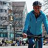 Meike Feiri fährt mit dem E-Bike von Friedrichshafen nach Konstanz.