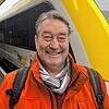 Guido Stecker am Bahnhof Friedrichshafen. Unter anderem befragt er die Passagiere nach ihrer Zufriedenheit mit der Bodenseegürtelbahn. ...