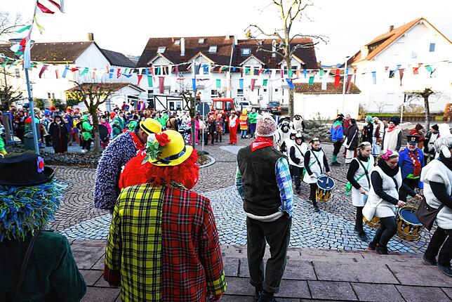 Bild 11: Die besten Bilder vom Rathaussturm in Moos
