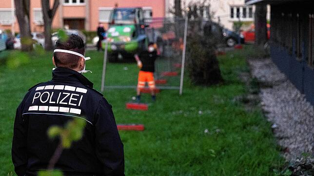 Aktion unter Polizeischutz: Die Stadt Konstanz hat erstmals ein komplettes Wohnheim für Geflüchtete unter Quarantäne gestellt. ...