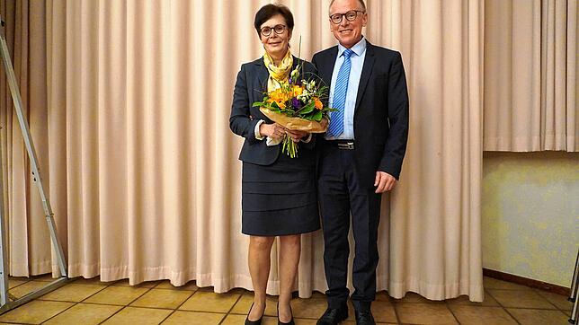 Manfred Weber wurde am Sonntag erneut zum Bürgermeister von Küssaberg gewählt. Gemeinsam mit seiner Frau Brunhilde verfolgte er die ...