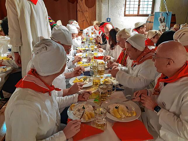 Bild 26: Diese Tradition hat Bestand: Bilder vom Heringsessen in Waldshut