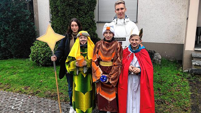 Die Sternsinger in Wehr und Öflingen sammeln für benachteiligte Kinder und Jugendliche. Unser Bild zeigt eine Sternsinger-Gruppe im ...