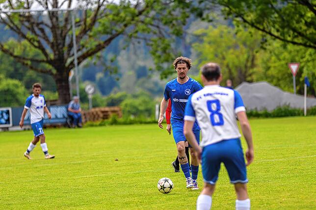 Bild 14: SG Stühlingen/Weizen siegt 5:1 beim FC Geißlingen und feiert den  Meistertitel – wir haben Fotos!