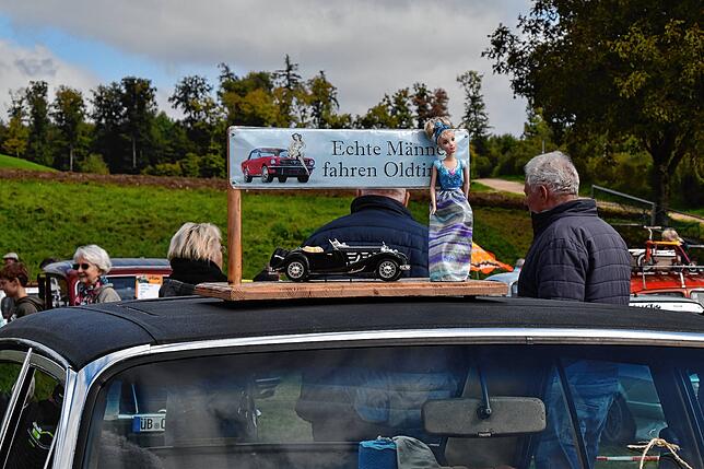 Bild 18: Oldtimer, Schlachtplatte, Musik: So war das Herbstfest in Orsingen