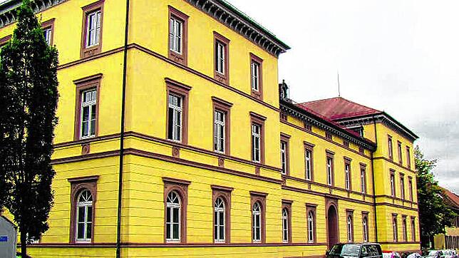 Vor dem Schöffengericht im Amtsgericht Sigmaringen wird gegen einen 27-Jähriger wegen Vergewaltigung eines behinderten jungen Mannes ...