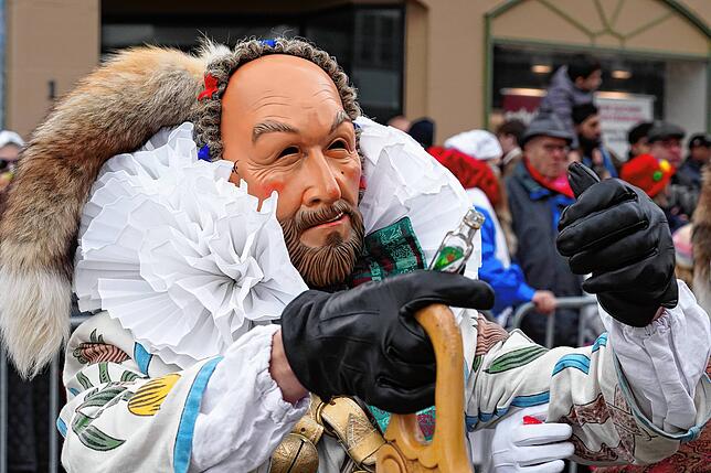 Vollbärtige Narros sieht man in Villingen jetzt auch bei der Fasnet immer mehr.