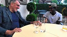 Zwei, die sich gut verstehen: Gerhard Gaiser und Muhammed Daffeh.