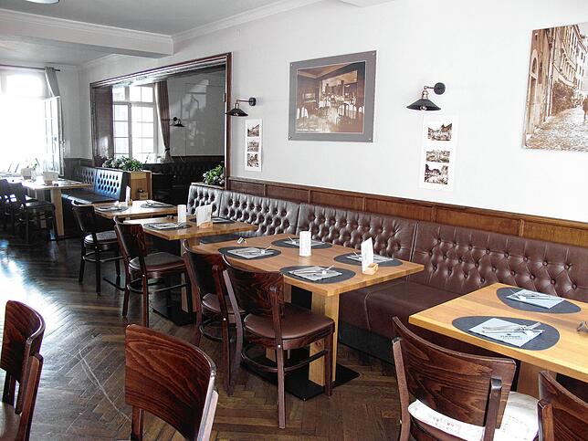 Das Restaurant &bdquo;Da Aurelio e Maria&ldquo; bietet italienische Küche.