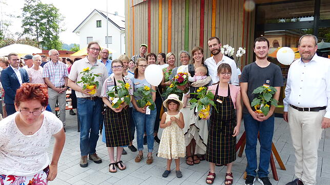 Dieses Team wird den Bioladen des Lehenhof betreiben und freut sich auf Begegnungen. Für das bisherige Engagement dankte ihnen ...