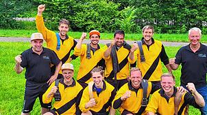 Die Mannschaft der Tauziehfreunde Unterkirnach mit Alexander Stoppel (hinten, von links), Tobias Dold, Max Flaig, Daniel Winterhalter ...