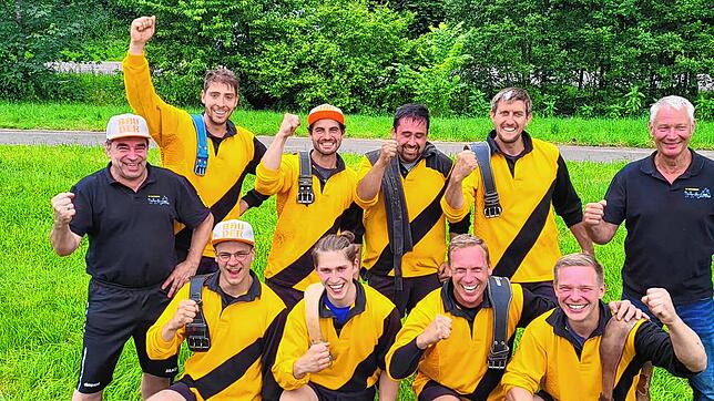 Die Mannschaft der Tauziehfreunde Unterkirnach mit Alexander Stoppel (hinten, von links), Tobias Dold, Max Flaig, Daniel Winterhalter ...