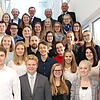 26 neue Studenten beginnen ihre akademische Ausbildung in der Fachhochschule für Physiotherapie in Bad Säckingen (hinten, von links): ...