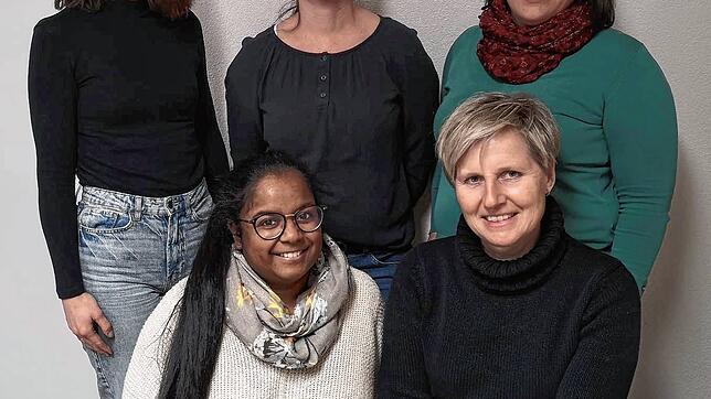 Der Vorstand des Fördervereins der Grundschule Buch: (vorne von links) Jenny Honkoop und Nadja Schneider, (hinten von links) Patricia ...