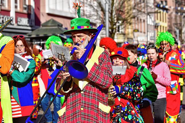Bild 6: Fasnetmontag in Villingen: Die Südstadtclowns ziehen alle Blicke auf sich – jetzt die Bilder sehen!