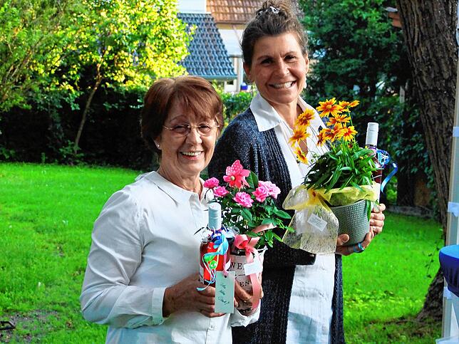 Sie koordinieren die Einsätze der Helfer für die Nachbarschaftshilfe Möggingen: Elke Stepczynski (li.) und Michaela Frimmel