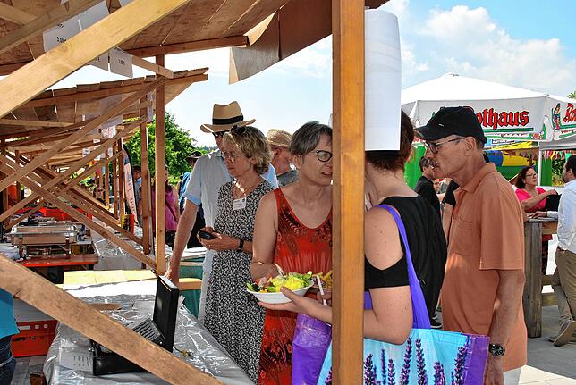 Bild 9: Bilder vom Einweihungsfest der Klettgau-Halle in Geisßlingen