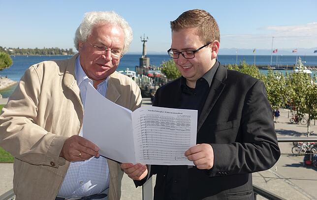 Komponist Wolfgang Mettler (links) und Mario Böhler, Präsident der Narrengesellschaft Niederburg.