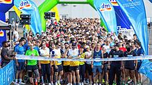 Bild : 2553 Teilnehmer schwitzen ordentlich beim Firmenlauf