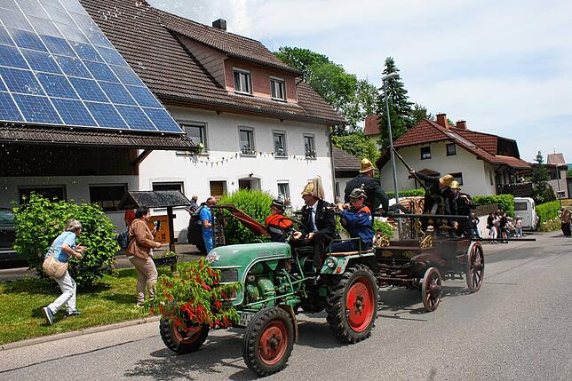 Bild 13: Bilder vom Bezirksmusikfest mit Umzug in Lausheim