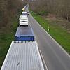 Lastwagen an Lastwagen reihte sich am Montagmorgen auf der B467 auf der Umleitungsstrecke in Richtung Tettnang.