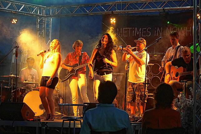 Atmosphärisch dicht: der Auftritt der Band Sometimes in Nowhwere.