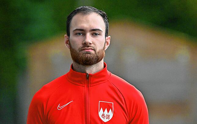 Emir Muratovic (22) ist gebürtiger Waldshuter, wohnt in Oberlauchringen und ist seit seiner Kindheit beim FC Tiengen 08. Er spielte beim ...