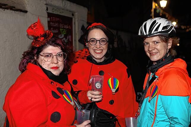Bild 21: Konstanzer Straßenfasnacht 2025: Weiter geht‘s – auch am Fasnachtssamstag sind die Narren los
