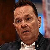 Nachbarn sagen oft „nicht hier, nicht in der Höhe, nicht in der Farbe“, sagt Ralph Buser, Vorstandsvorsitzender des Spar- ...