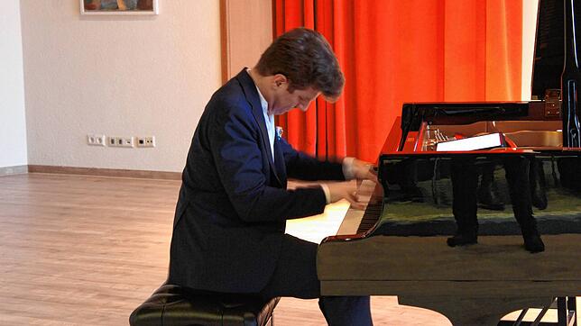 Alexander Krichel fasziniert seine Zuhörer mit Virtuosität. Foto: Ingrid Ploss