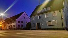 In der Meersburger Straße in Friedrichshafen-Fischbach ist es am späten Weihnachtsabend 2021 zu einer Gruppenschlägerei gekommen. Zwei ...
