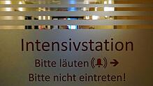 Die Lage auf den Intensivstationen des Gesundheitsverbundes Landkreis Konstanz bleibt weiter angespannt. Auch in Singen arbeiten Pfleger ...