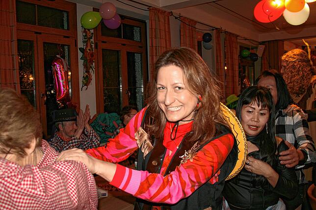 Bild 16: Gasthaus in Aftholderberg im Zeichen der Cowgirls – Schunkeln und Mitsingen beim Weiberball!