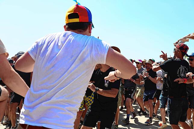 Bild 18: Moshpit und Feierlaune vor den Bühnen: Das sind die besten Southside-Bilder aus den ersten Reihen