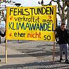 Teilnehmer einer Demonstration der Bewegung &bdquo;Fridays for Future&ldquo; im Konstanzer Stadtgarten. Konstanzer Gemeinderäten gehen ...