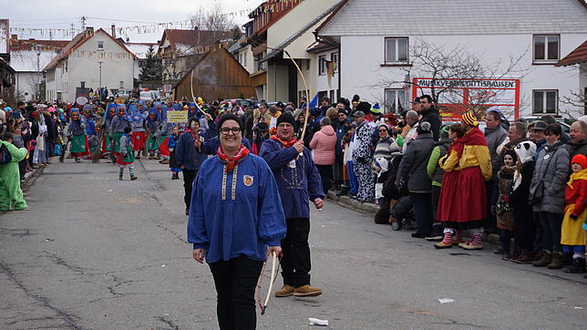 Beim Fuhrmannstag in Dittishausen lebt die Tradition des Klöpfens auf und viele Hästräger der Narrenzünfte bereichern den großen Umzug.