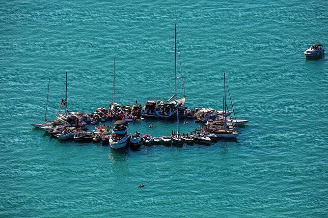 Bild 1: Voll, voller, Bodensee: Spektakuläre Luftaufnahmen zeigen, wie es am Wochenende auf dem Wasser zuging