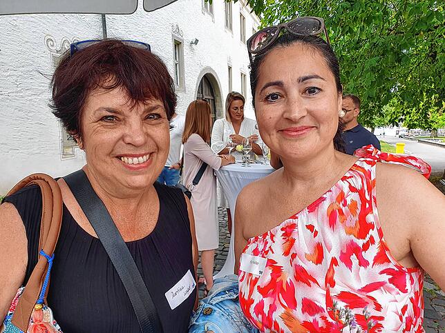 Martina Wolber (links) und Hülya Keller von Hauser-Reisen.