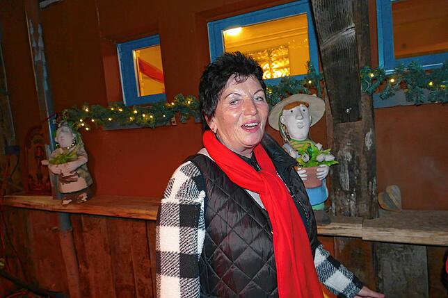 Bild 10: Gäste feiern Après-Ski-Party im Gasthaus „Löwen“ zur Musik von DJ Aleks. Hüttengaudi ist ein Hit.