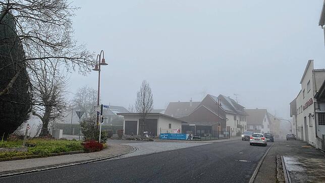 Die Kreuzung der B34 und der Mühlbachstraße: Von hier bis zur Einmündung der B31 könnte bald Tempo 30 gelten. Denn der Abschnitt ist ...