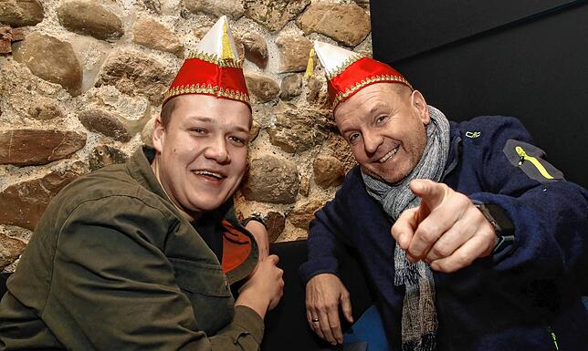 Die Erleichterung ist in den Gesichtern von Ala-Bock-Vize Felix Gau (links) und Elferrat Thomas Keller (rechts) abzulesen. Sie sind ...